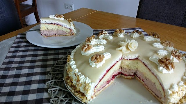 Walnuss – Marzipan Torte (1)