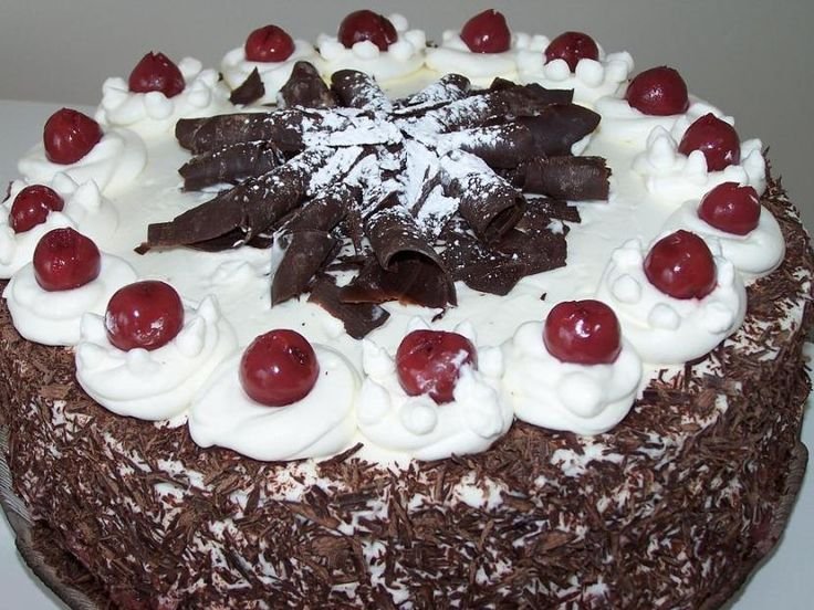 feb563558be72c298e662f1213925934--black-forest-cake-ulang-tahun