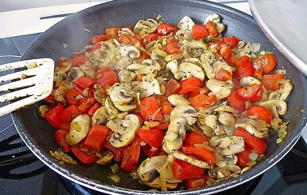 Zwiebel - Paprika - Champignon - Pfanne