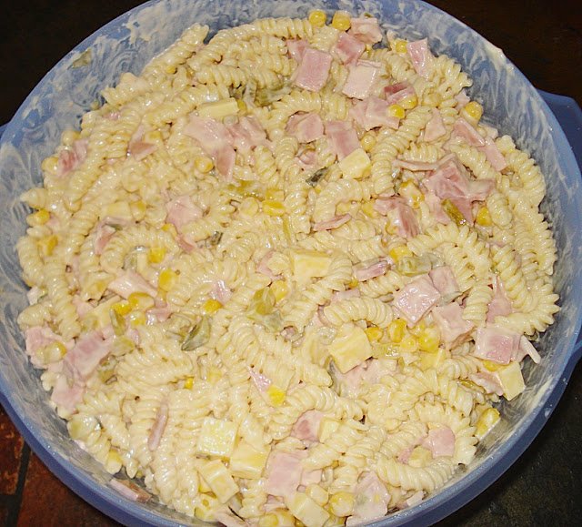 nudelsalat-mit-lecker-geheimsosse