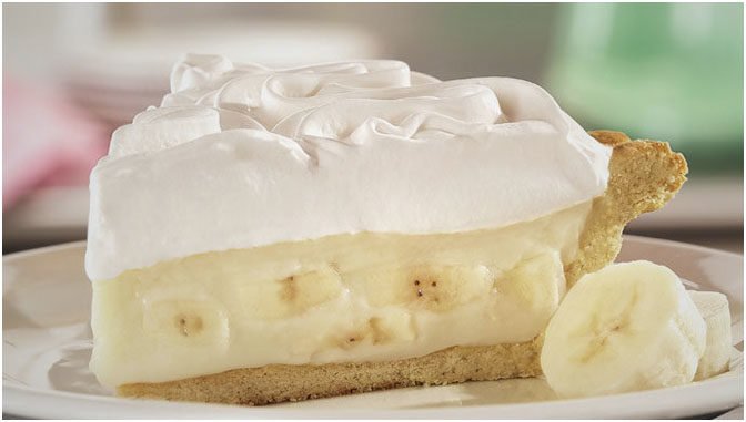 Diese-cremige-sanfte-Bananentorte-ist-SO-lecker-und-in-wenigen-Augenblicken-schon-fertig