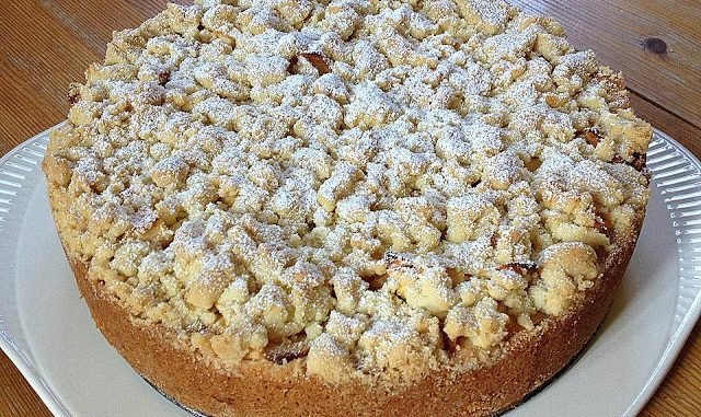 Apfel-Streuselkuchen-mit-Pudding