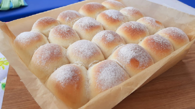 Flaumige-Wolkchen-–-Buchteln-aus-dem-Backofen-750x448