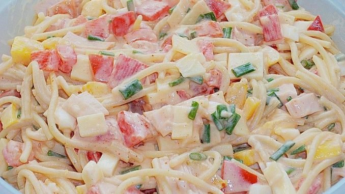 Spaghettisalat-mit-Putenbrust-und-Käse-960x570